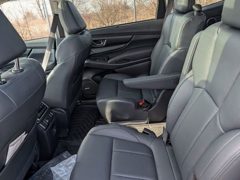 Used 2025 Subaru Ascent Bronze Edition w/ Onyx Package image 22