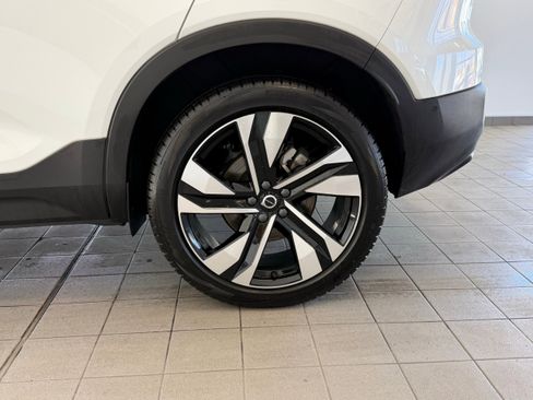 Certified 2025 Volvo XC40 B5 Plus image 11