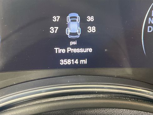 Used 2022 Jeep Grand Cherokee Laredo X AWD/4WD image 11