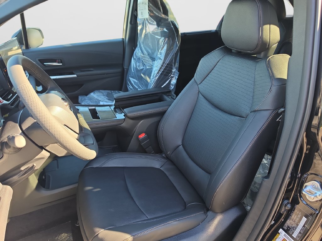 Used 2026 Toyota Sienna XLE Woodland Edition AWD/4WD image 11