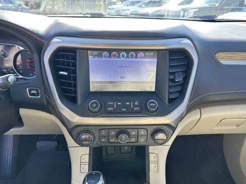 Used 2017 GMC Acadia Denali image 31