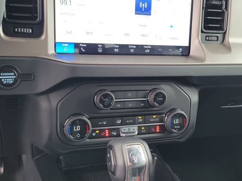 New 2025 Ford Bronco Outer Banks image 28