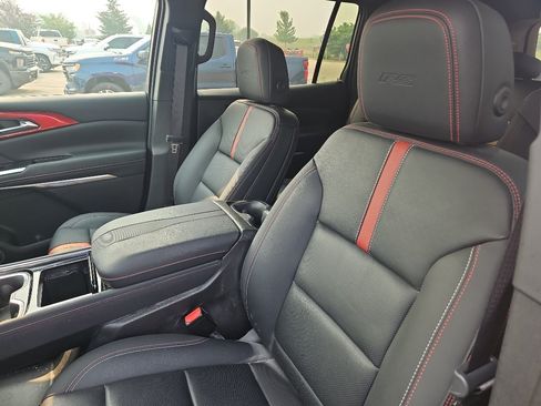 Used 2024 Chevrolet Traverse RS w/ LPO, Floor Liner Package AWD/4WD image 8
