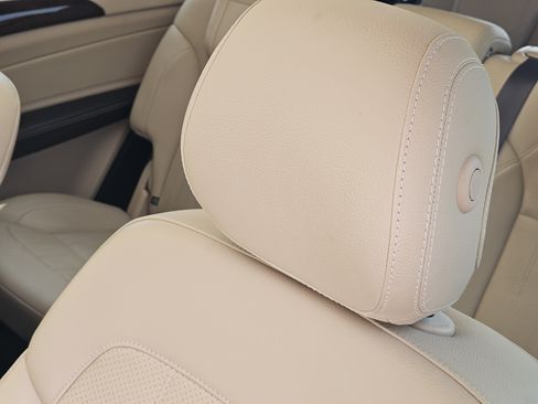 Used 2019 Mercedes-Benz GLS 450 4MATIC image 15