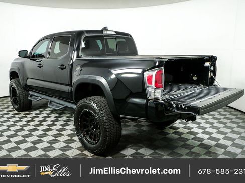 Used 2021 Toyota Tacoma TRD Off-Road w/ Technology Package AWD/4WD image 29