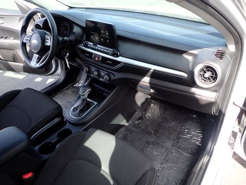 Used 2021 Kia Forte LXS image 12