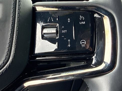 Used 2025 Land Rover Range Rover Sport Dynamic SE AWD/4WD image 38
