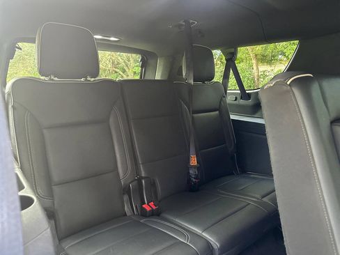 Used 2024 Chevrolet Suburban Premier AWD/4WD image 18