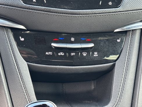 Certified 2025 Cadillac XT5 Premium Luxury image 33