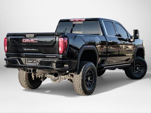 Used 2022 GMC Sierra 3500 Denali w/ Denali Black Diamond Edition image 6
