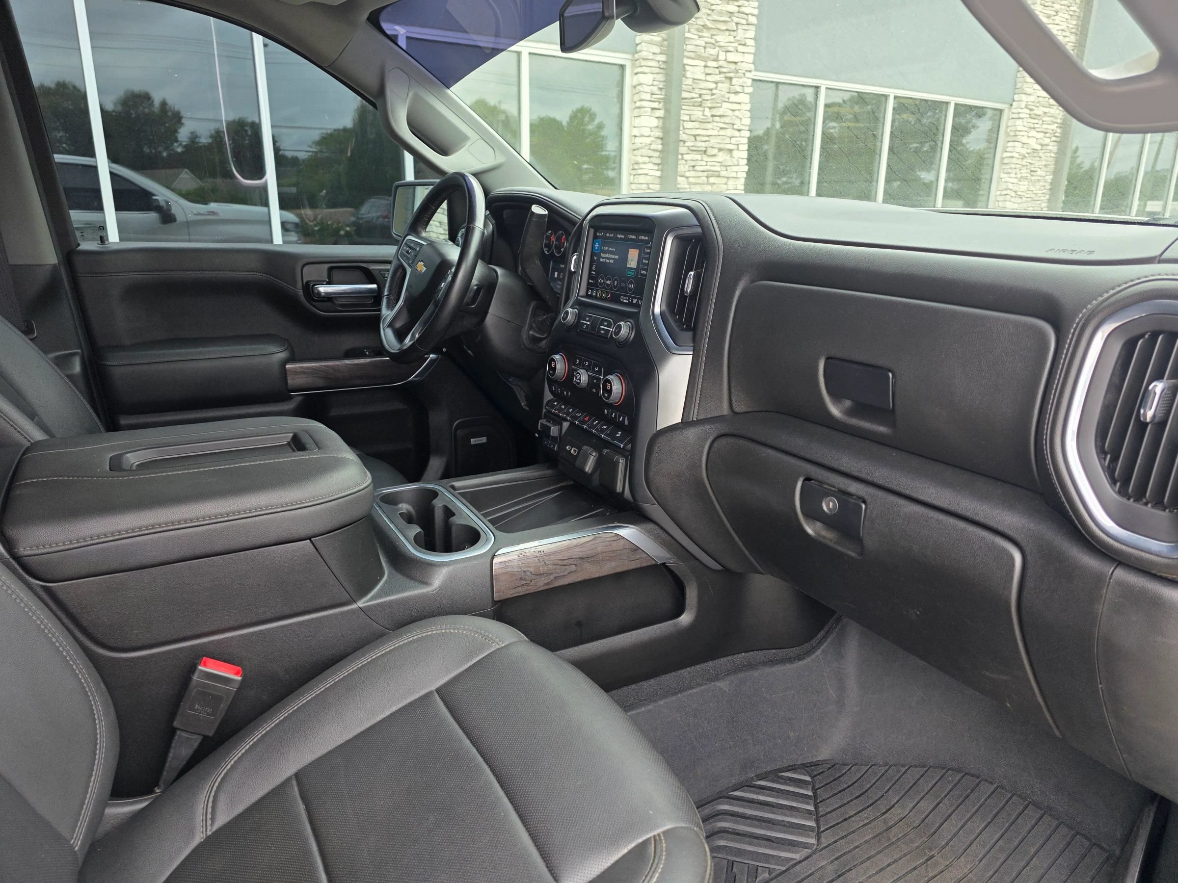 Used 2022 Chevrolet Silverado 1500 LTZ w/ LTZ Premium Package AWD/4WD image 6