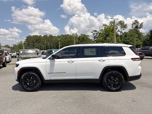 New 2026 Jeep Grand Cherokee L 4WD image 6