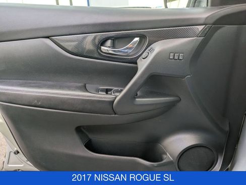 Used 2017 Nissan Rogue SL w/ SL Premium Package image 12
