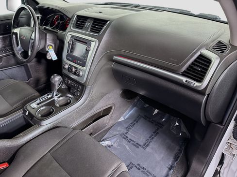 Used 2016 GMC Acadia SLE image 29