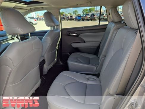 Certified 2024 Toyota Highlander XLE AWD/4WD image 26