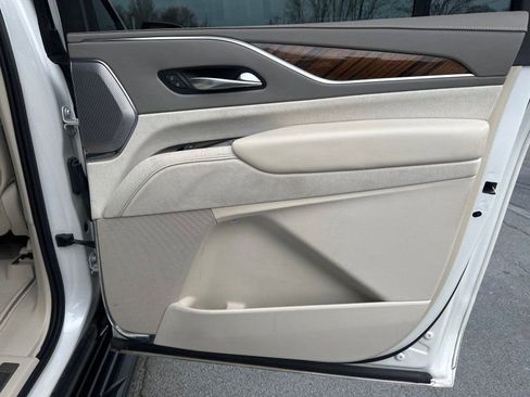 Used 2021 Cadillac Escalade ESV Sport Platinum image 10