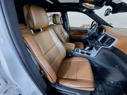 Used 2018 Jeep Grand Cherokee Summit AWD/4WD image 36