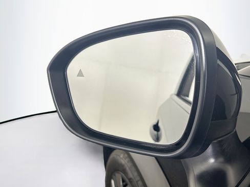 Used 2023 Nissan Ariya FWD image 16