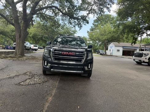 Used 2023 GMC Yukon SLT RWD image 2