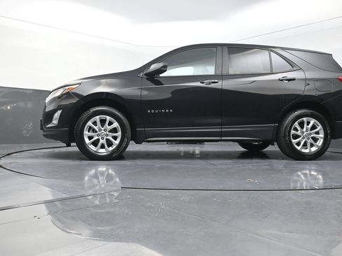 Used 2020 Chevrolet Equinox LS AWD/4WD image 26