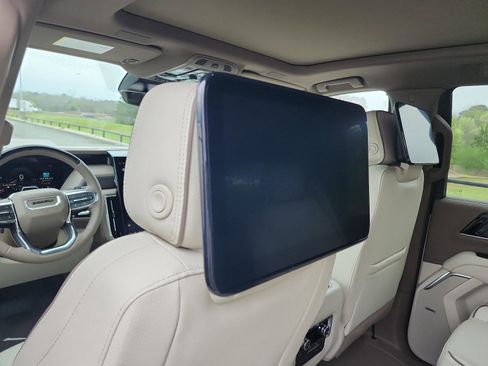 New 2026 GMC Yukon Denali w/ Denali Reserve Package image 10