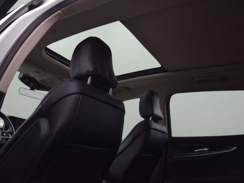 Used 2022 Lincoln Nautilus Reserve w/ Equipment Group 201A image 7