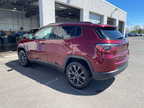 Used 2021 Jeep Compass Latitude w/ Sun and Sound Group AWD/4WD image 5