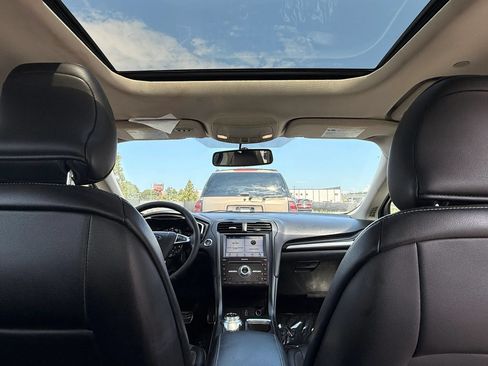 Used 2017 Ford Fusion Titanium FWD image 23