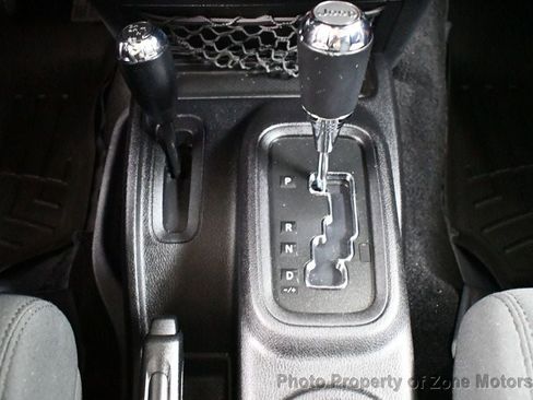 Used 2012 Jeep Wrangler Unlimited Sahara image 34