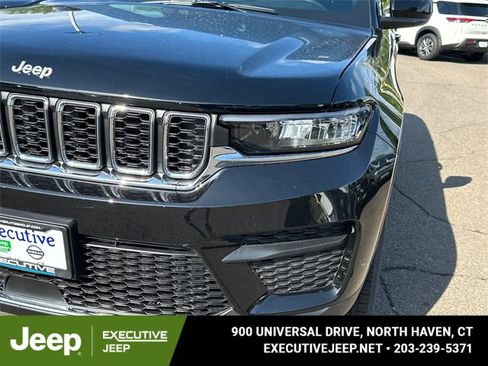 New 2025 Jeep Grand Cherokee Laredo w/ Luxury Tech Group I image 7