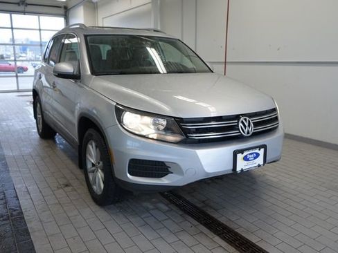 Used 2017 Volkswagen Tiguan Wolfsburg Edition image 17
