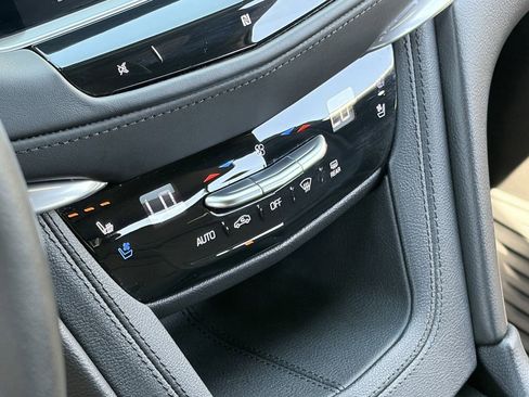 Used 2020 Cadillac XT5 Sportv w/ Platinum Package AWD/4WD image 29