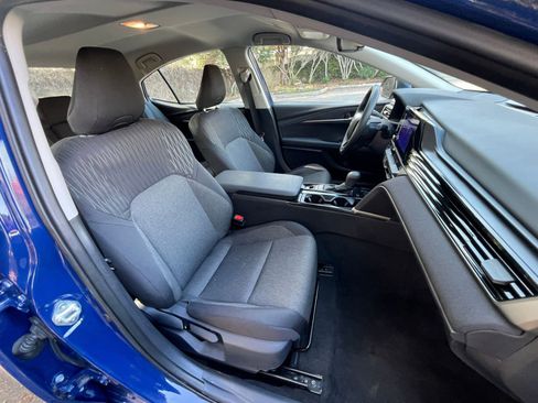 Used 2025 Toyota Camry LE image 35