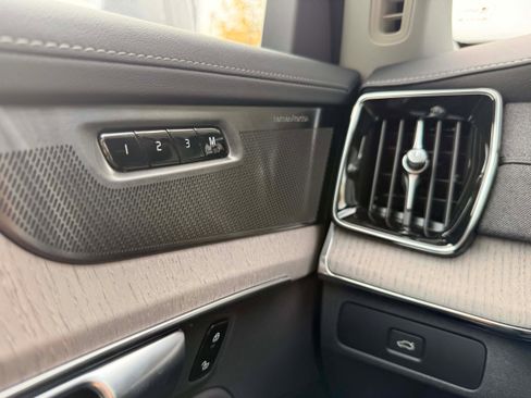 New 2026 Volvo XC90 B6 Ultra image 18
