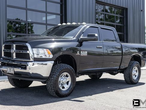Used 2016 RAM 2500 Tradesman w/ Chrome Appearance Group AWD/4WD image 2