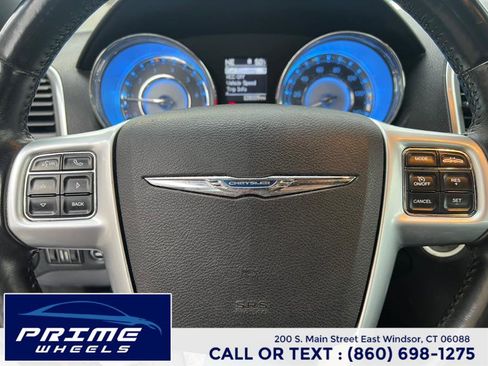 Used 2011 Chrysler 300 Limited image 17