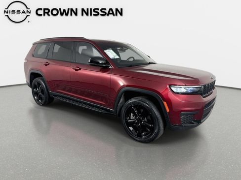 Used 2023 Jeep Grand Cherokee L Altitude AWD/4WD image 4