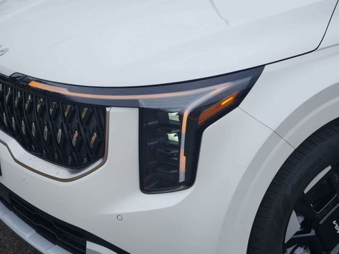 New 2026 Kia Carnival EX image 7