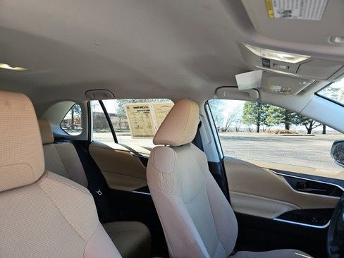 Used 2022 Toyota RAV4 LE image 13