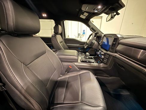 Used 2024 Ford F150 Lariat w/ FX4 Off-Road Package image 28