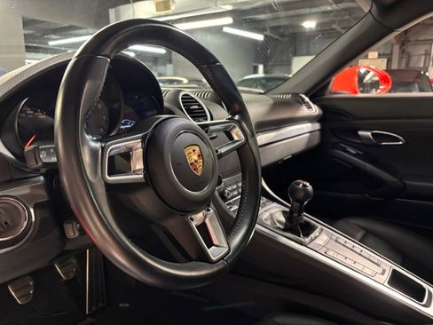 Used 2018 Porsche 718 Cayman S RWD image 15