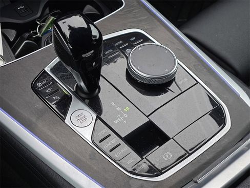 Used 2022 BMW X5 xDrive40i w/ Parking Assistance Package image 17