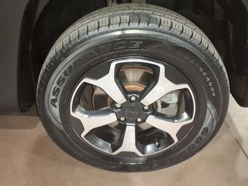 Used 2019 Jeep Renegade Trailhawk w/ UConnect 8.4 Nav Group AWD/4WD image 7