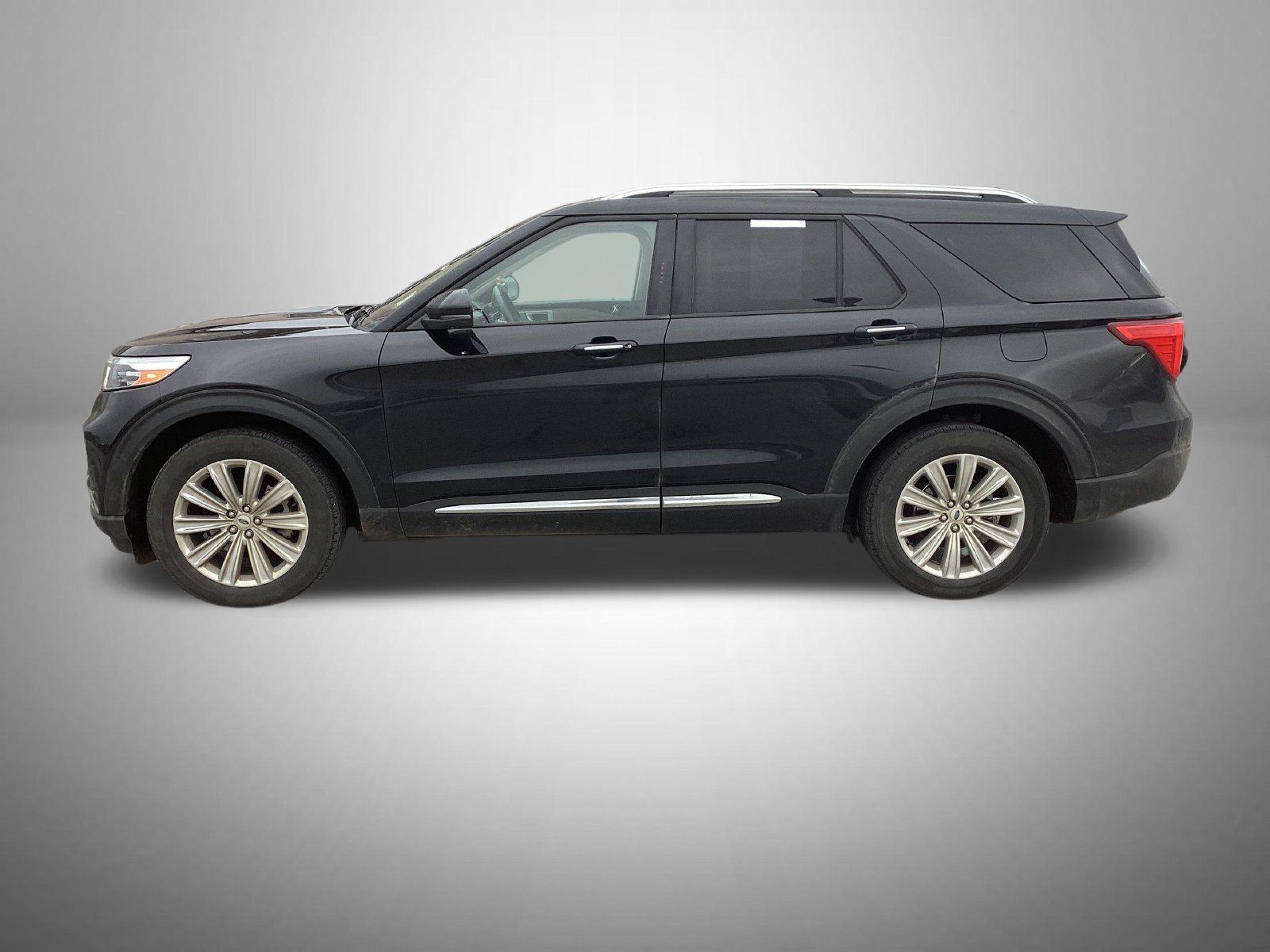 Used 2022 Ford Explorer Limited w/ Equipment Group 301A AWD/4WD image 3