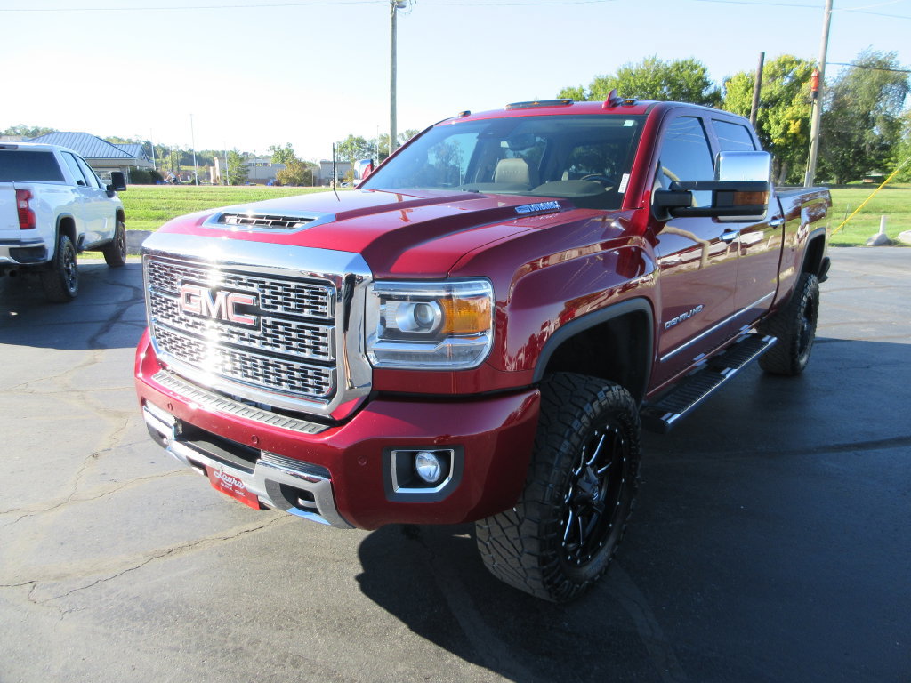 Used 2019 GMC Sierra 3500 Denali w/ Duramax Plus Package AWD/4WD image 10