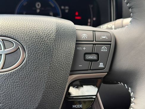 New 2026 Toyota Camry Hybrid w/ Multimedia Upgrade Package FWD image 31