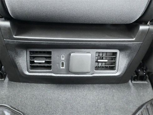 Used 2025 GMC Sierra 1500 Elevation image 18