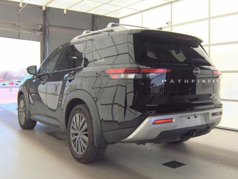 Used 2023 Nissan Pathfinder SL w/ SL Premium Package AWD/4WD image 3