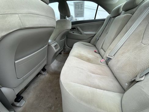 Used 2010 Toyota Camry LE FWD image 16