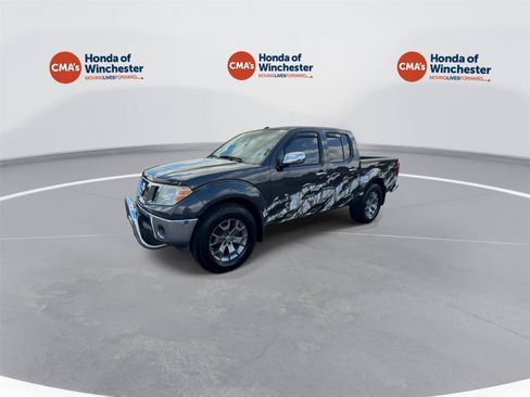 Used 2014 Nissan Frontier SL w/ SL Moonroof Package AWD/4WD image 7